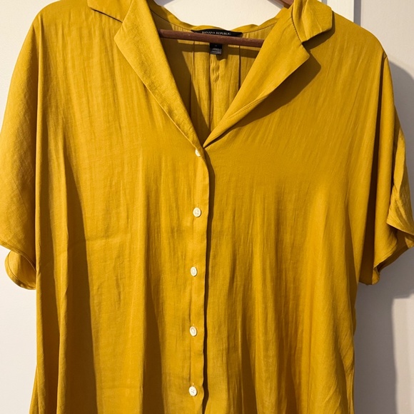 Banana Republic Resort Shirt - Picture 3 of 7